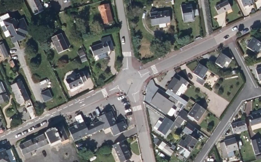 Vue aérienne du Rond-point anonyme n°1008129404