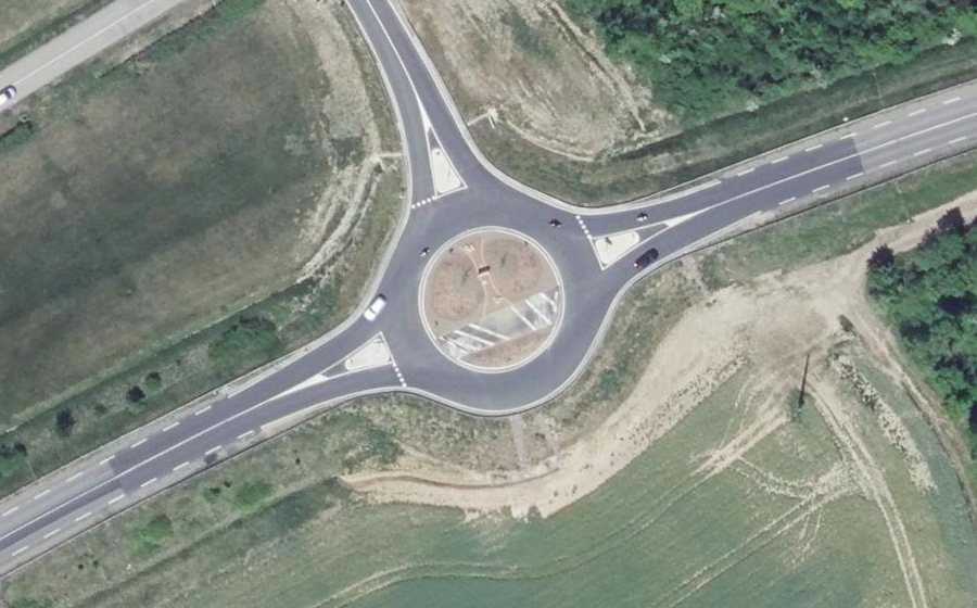 Vue aérienne du Rond-point anonyme n°1008170250