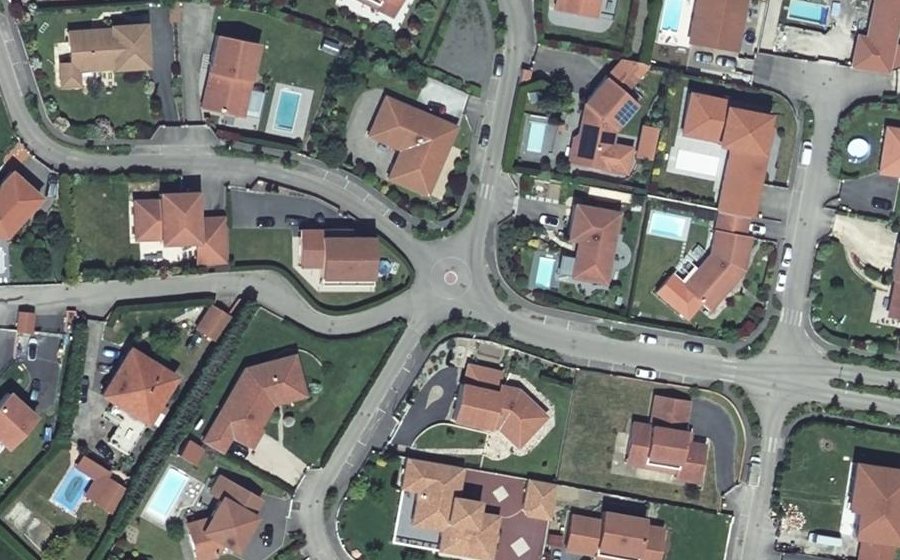 Vue aérienne du Rond-point anonyme n°1008628683