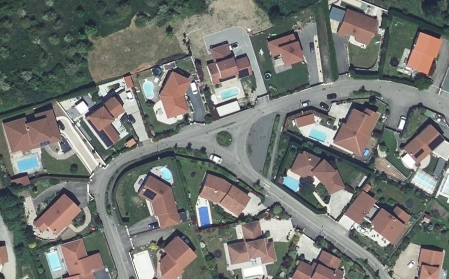 Vue aérienne du Rond-point anonyme n°1008628685