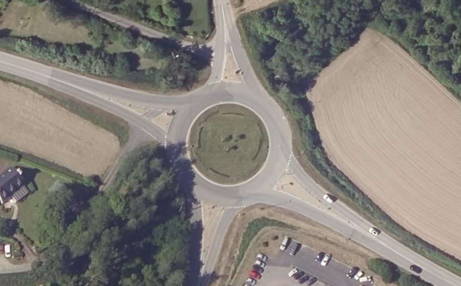 Vue aérienne du Rond-point anonyme n°100865787