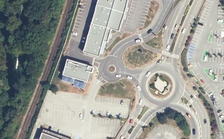 Vue aérienne du Rond-point anonyme n°1008734114