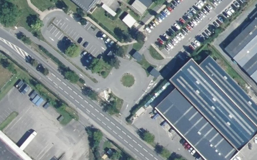 Vue aérienne du Rond-point anonyme n°1008740392