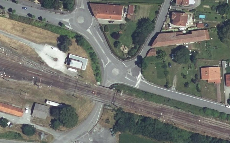 Vue aérienne du Mini-giratoire n°880395914