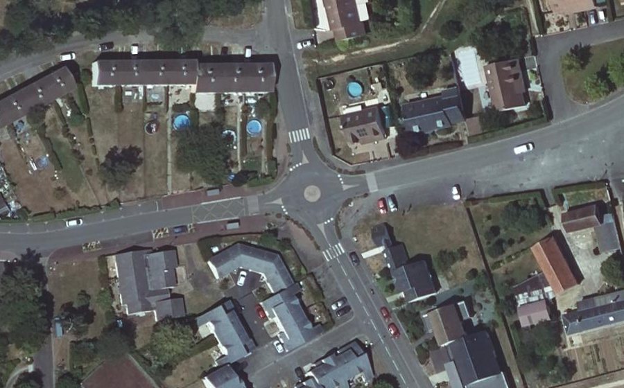 Vue aérienne du Mini-giratoire n°881824062