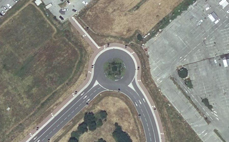 Vue aérienne du Rond-point anonyme n°1008890078