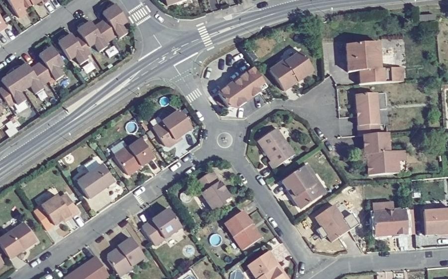 Vue aérienne du Mini-giratoire n°893408722