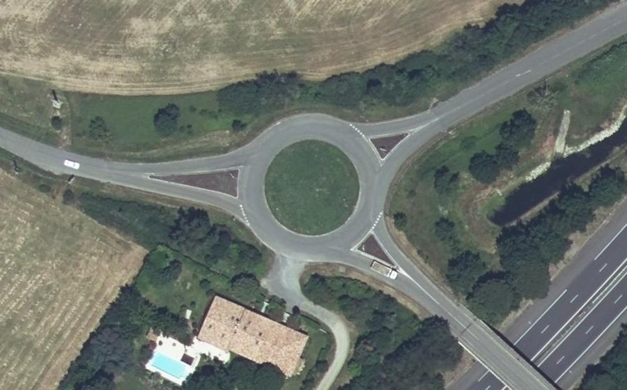 Vue aérienne du Rond-point anonyme n°1009143001