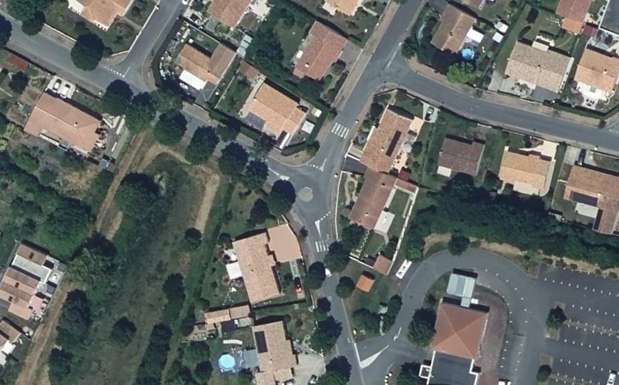 Vue aérienne du Mini-giratoire n°939676081