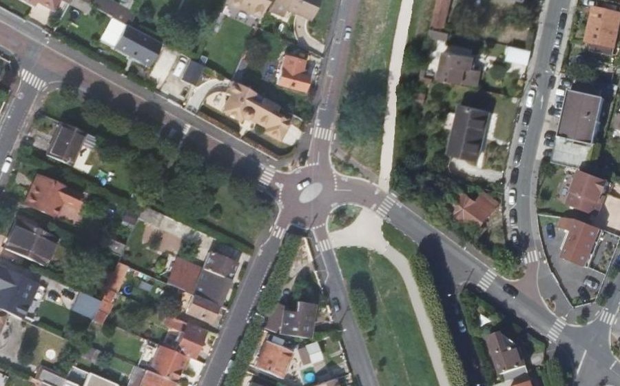 Vue aérienne du Rond-point anonyme n°1009404297