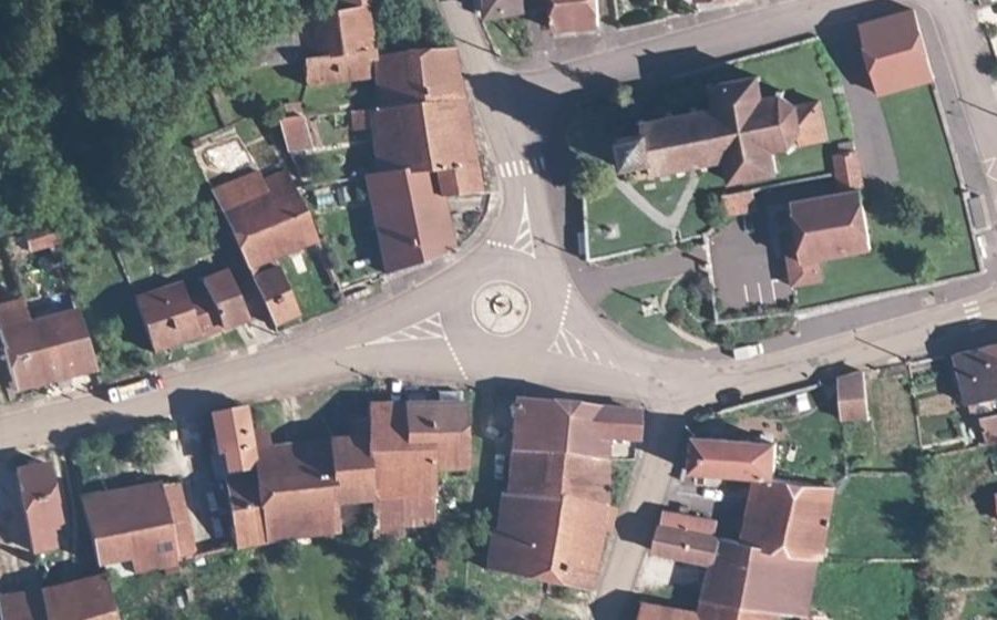 Vue aérienne du Mini-giratoire n°954618063