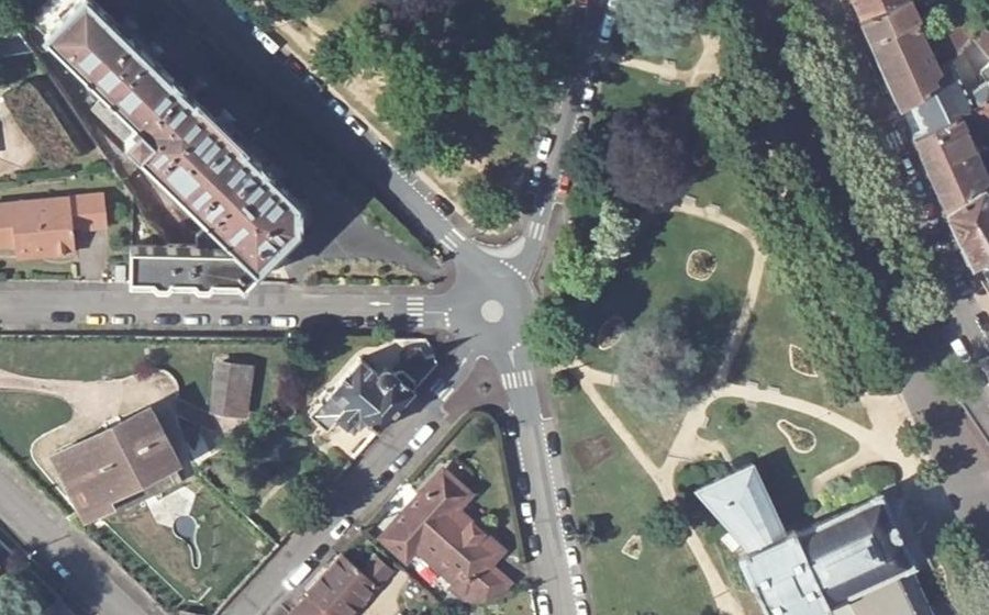 Vue aérienne du Mini-giratoire n°971098718