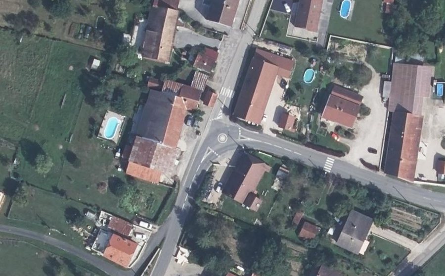 Vue aérienne du Mini-giratoire n°987173921