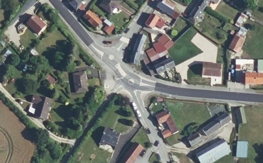 Vue aérienne du Mini-giratoire n°988821681