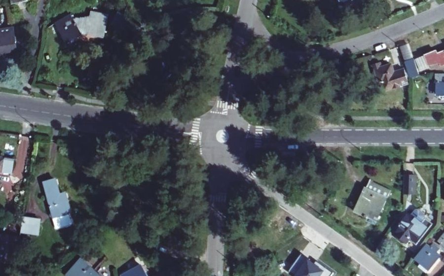 Vue aérienne du Mini-giratoire n°990467685