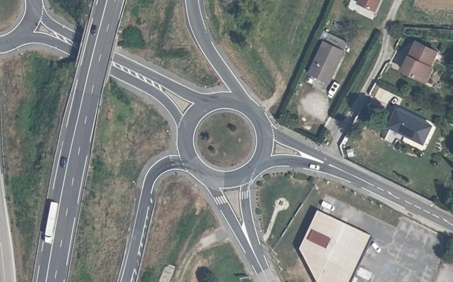 Vue aérienne du Rond-point anonyme n°101012879