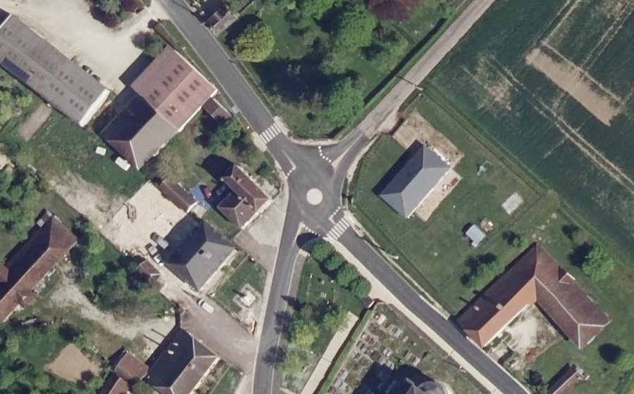 Vue aérienne du Mini-giratoire n°1012879533