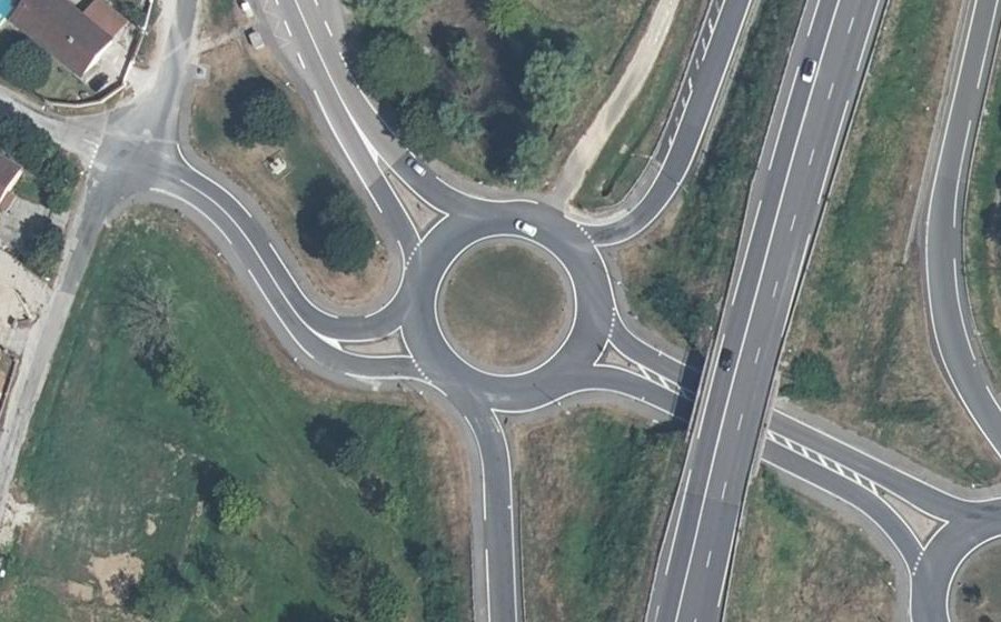 Vue aérienne du Rond-point anonyme n°101012894