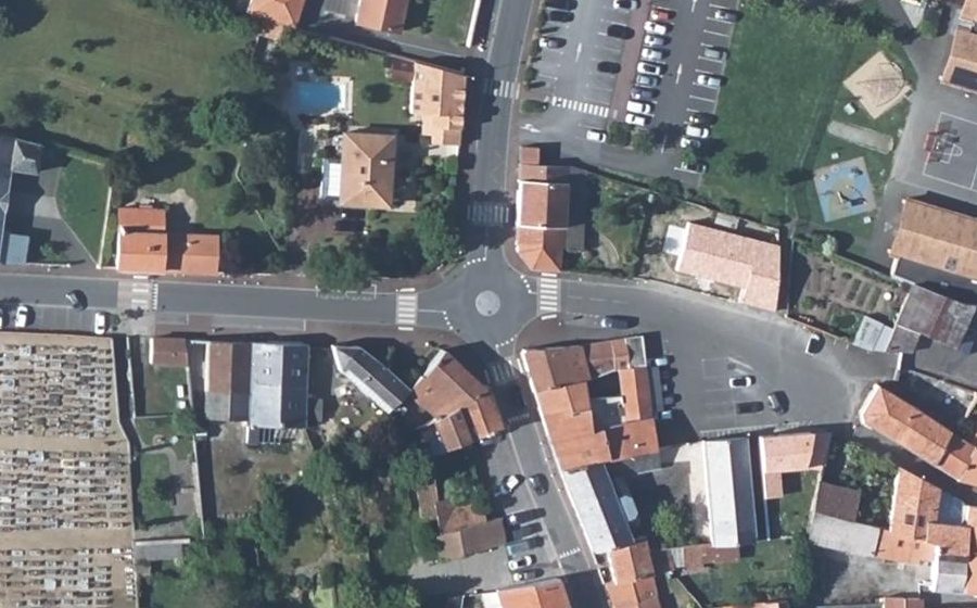 Vue aérienne du Mini-giratoire n°1027994193