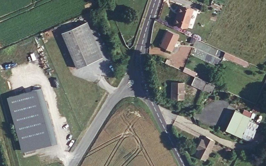 Vue aérienne du Mini-giratoire n°1028640485