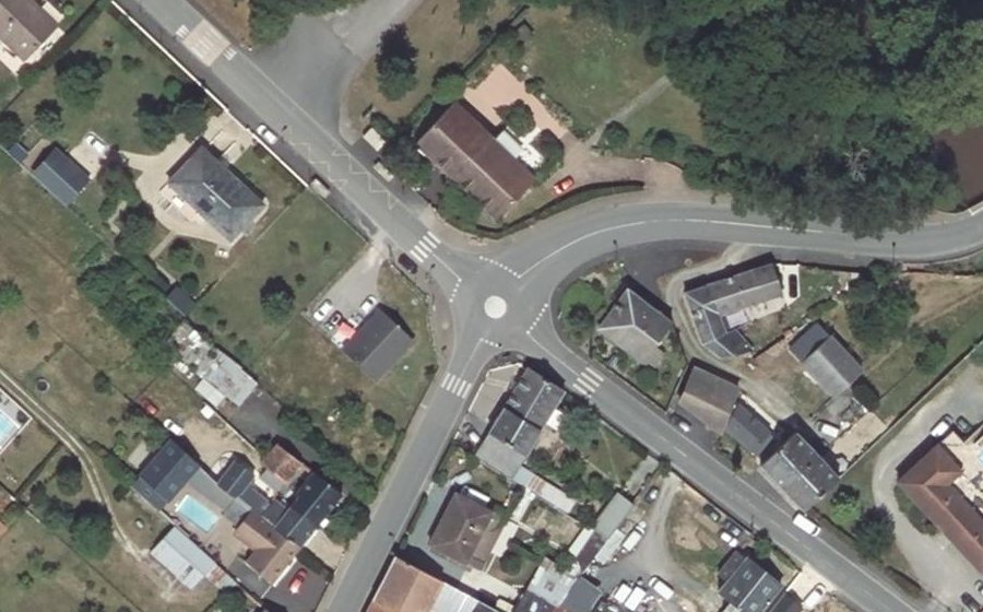 Vue aérienne du Mini-giratoire n°1033050976