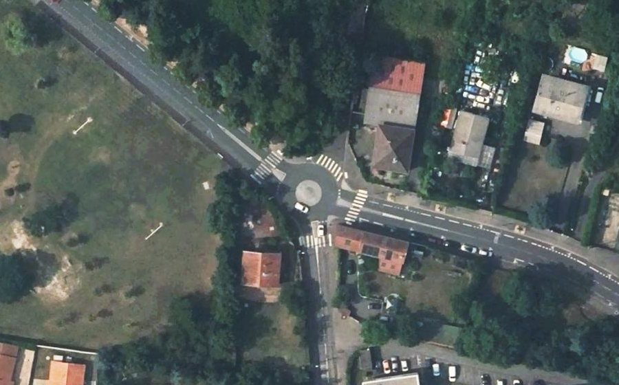Vue aérienne du Mini-giratoire n°1035244595