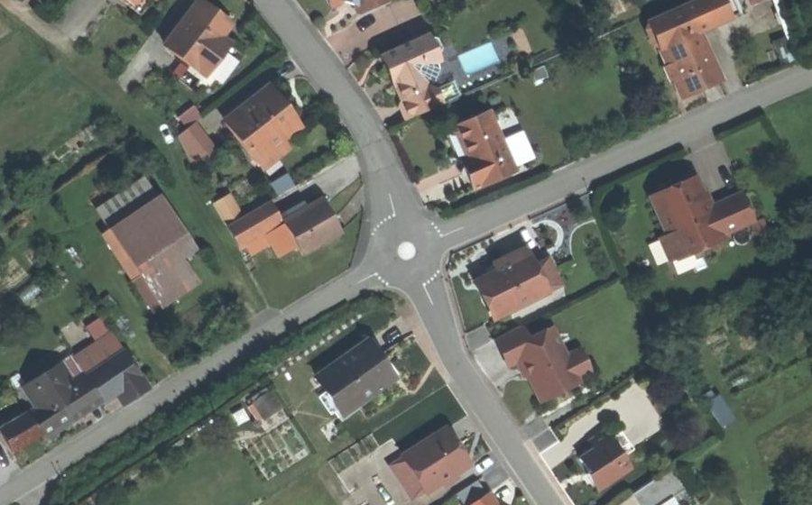 Vue aérienne du Mini-giratoire n°1037179537