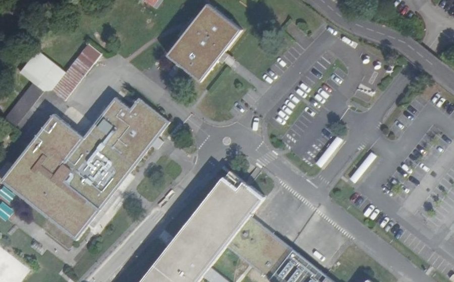 Vue aérienne du Mini-giratoire n°1037582217