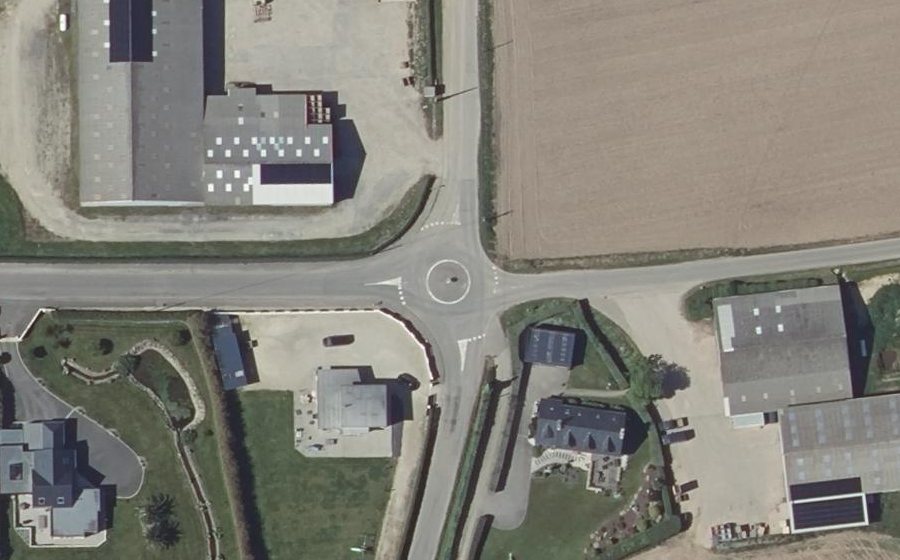 Vue aérienne du Mini-giratoire n°1037691849