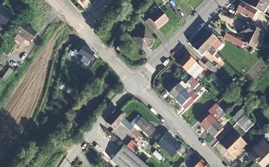 Vue aérienne du Mini-giratoire n°1037869514