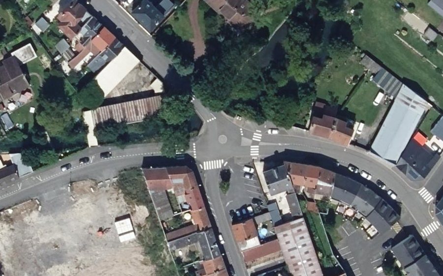 Vue aérienne du Mini-giratoire n°1038396505