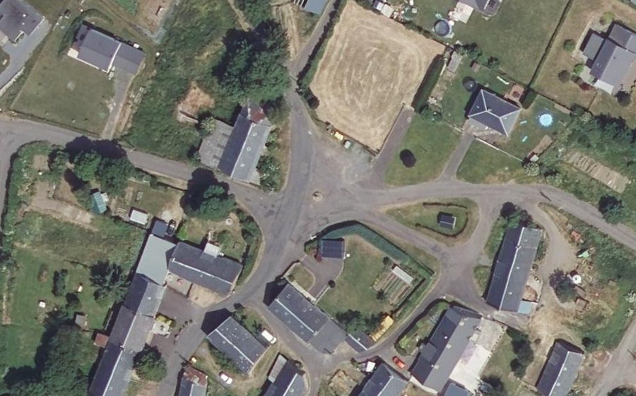 Vue aérienne du Mini-giratoire n°1041528562