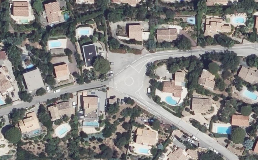 Vue aérienne du Mini-giratoire n°1042278231
