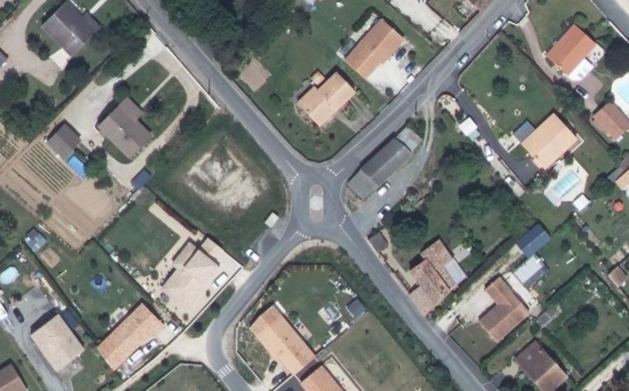 Vue aérienne du Mini-giratoire n°1046037385