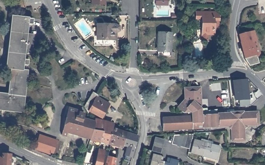 Vue aérienne du Mini-giratoire n°1048359856