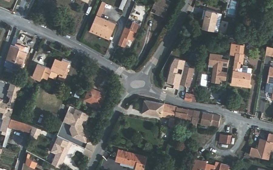 Vue aérienne du Mini-giratoire n°1051777048