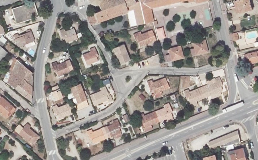 Vue aérienne du Mini-giratoire n°1052129648
