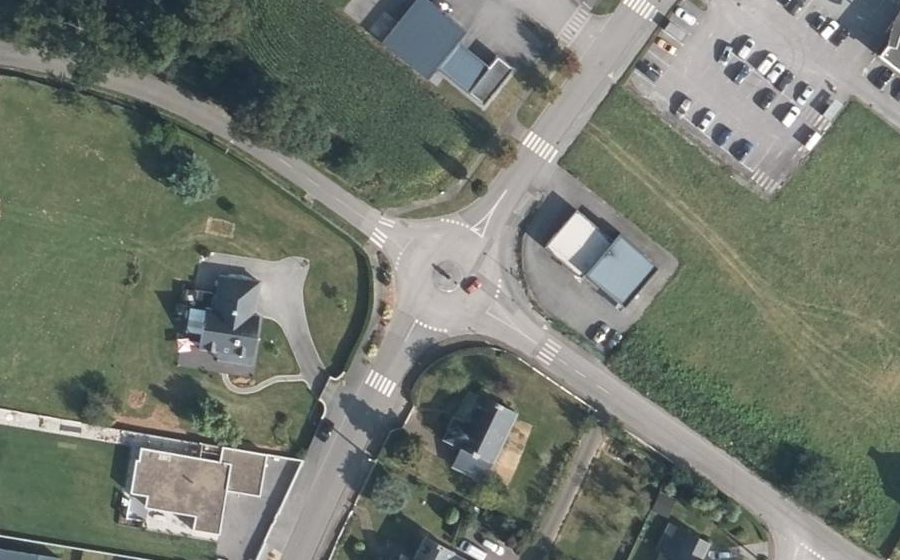 Vue aérienne du Rond-point anonyme n°1010539328