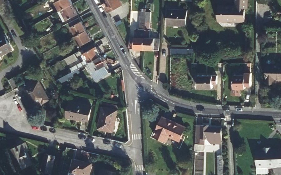 Vue aérienne du Mini-giratoire n°1064274651