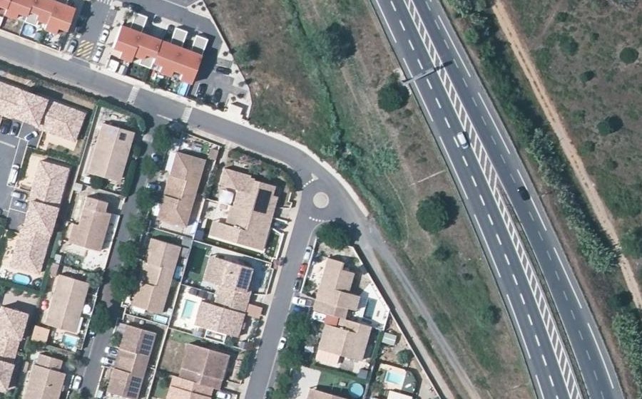 Vue aérienne du Mini-giratoire n°1064625841