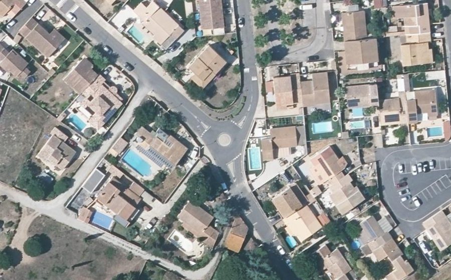 Vue aérienne du Mini-giratoire n°1064626320