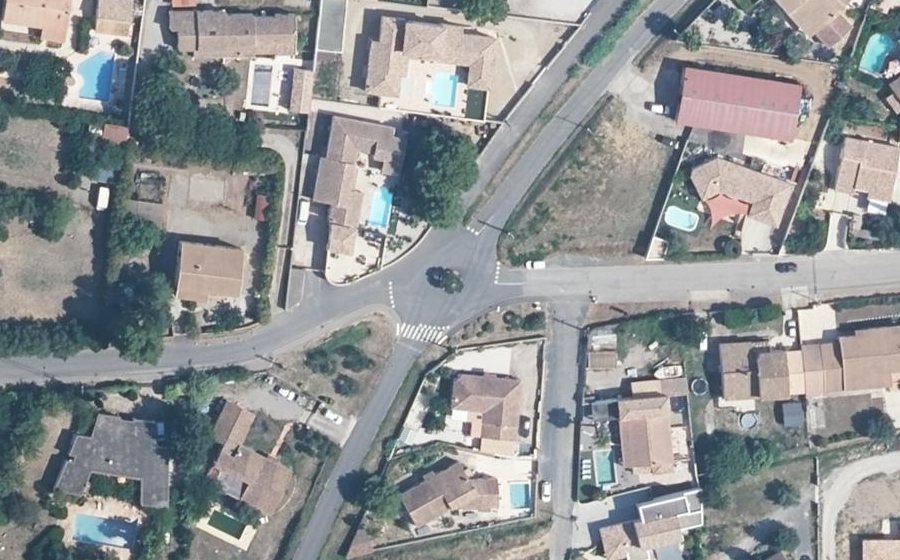 Vue aérienne du Mini-giratoire n°1065974705