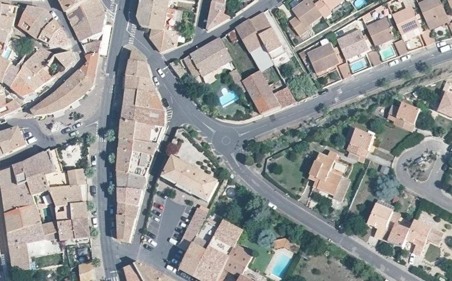 Vue aérienne du Mini-giratoire n°1066167974