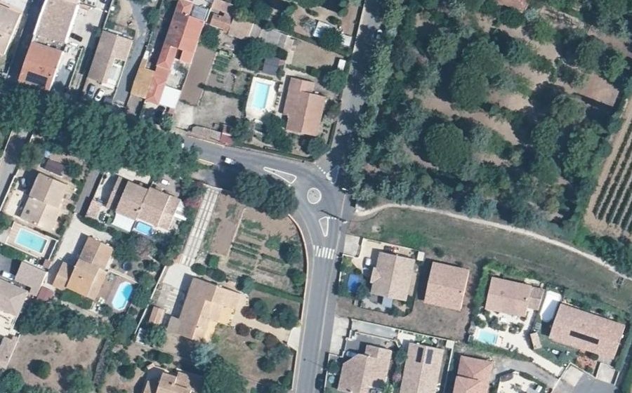 Vue aérienne du Mini-giratoire n°1066322517