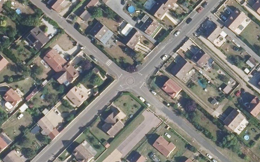 Vue aérienne du Mini-giratoire n°1066486038