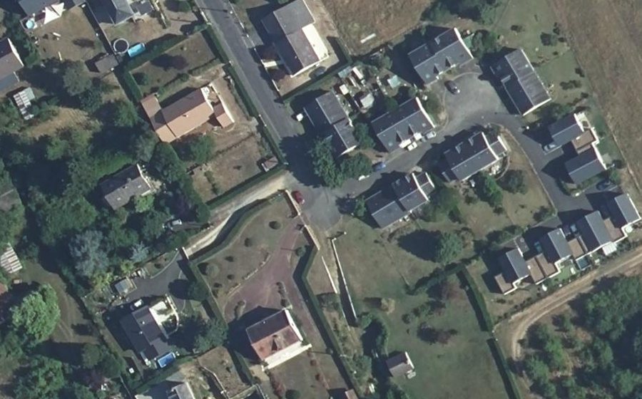 Vue aérienne du Mini-giratoire n°1066631738