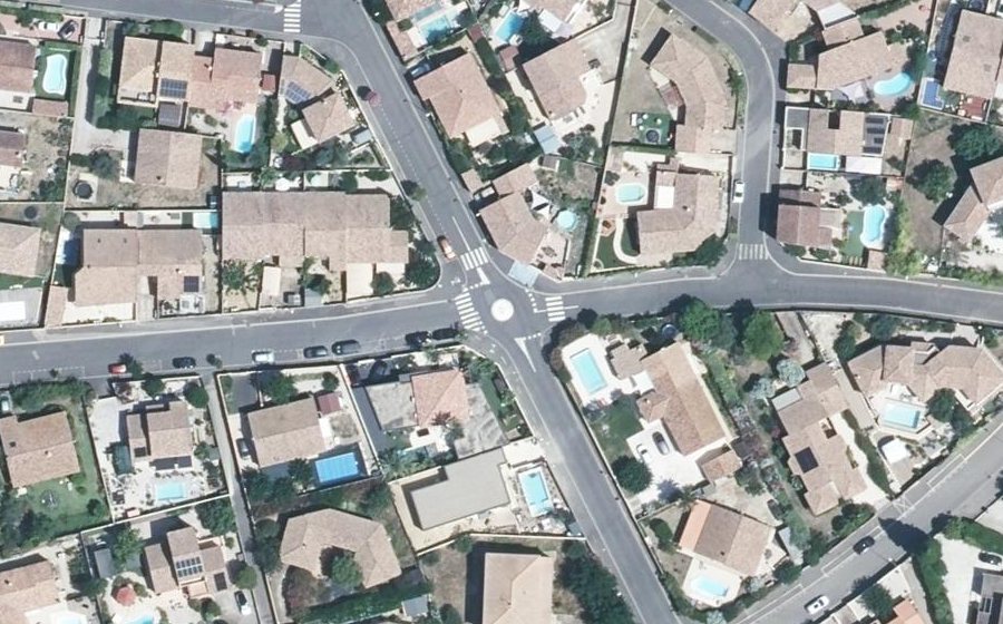 Vue aérienne du Mini-giratoire n°1068404329