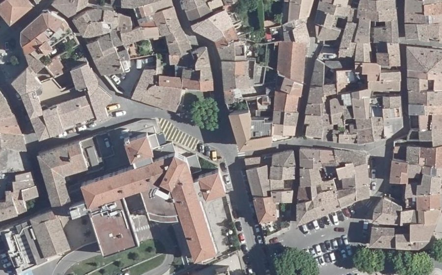 Vue aérienne du Mini-giratoire n°1068495575