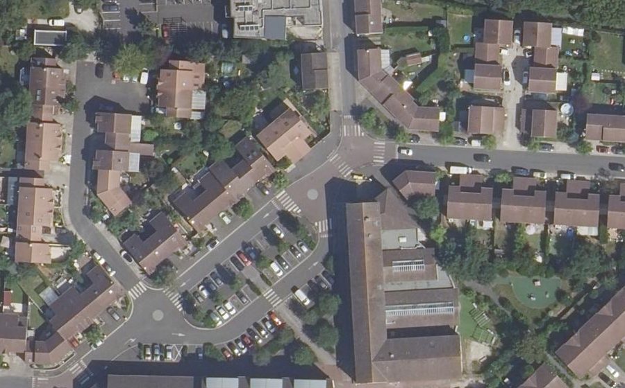 Vue aérienne du Mini-giratoire n°1068583412