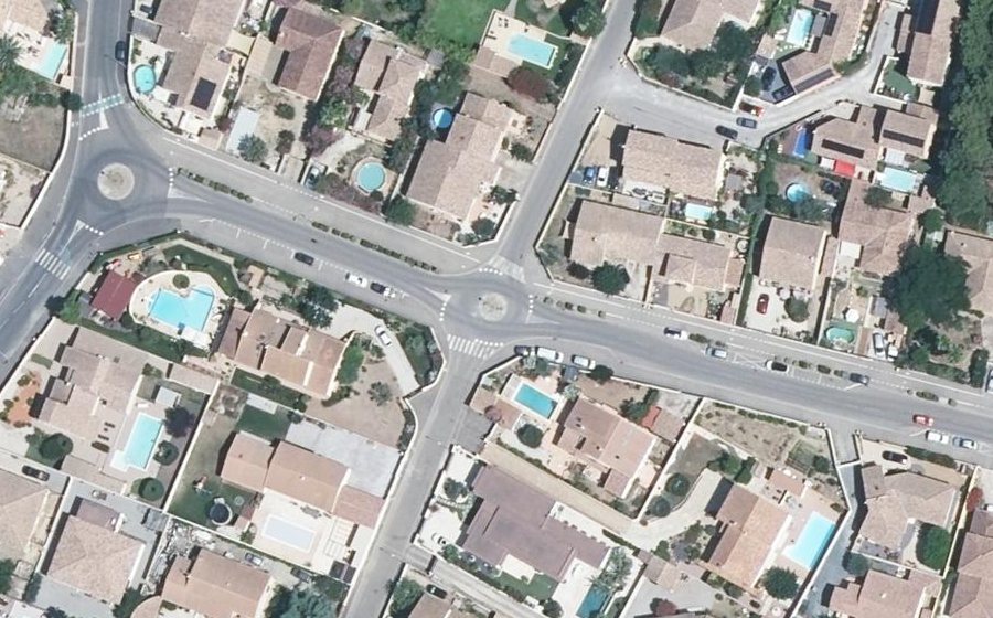Vue aérienne du Mini-giratoire n°1069090364